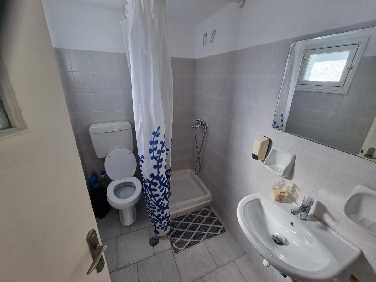 Santorini Pleasure Studios Фира Екстериор снимка