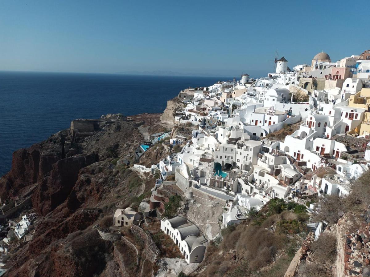 Santorini Pleasure Studios Фира Екстериор снимка