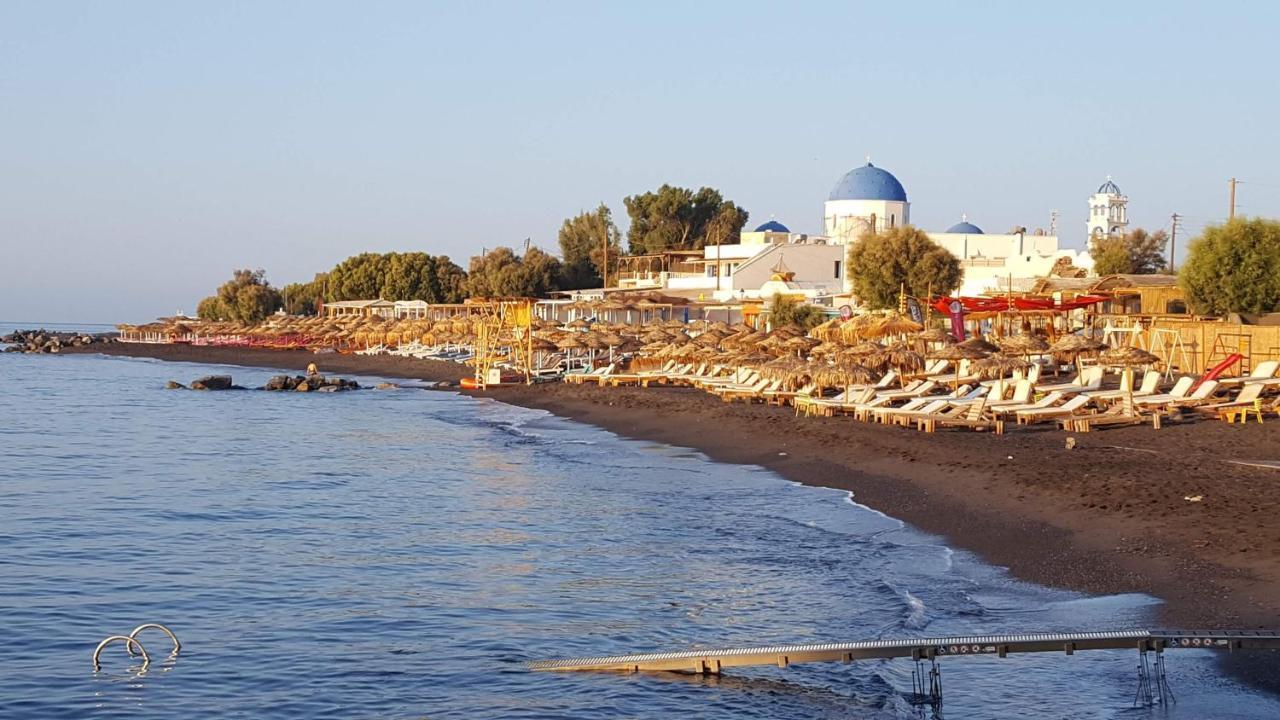 Santorini Pleasure Studios Фира Екстериор снимка